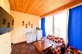 Гостевой дом ЭтоЛето Должанская Трехместный номер с террасой-2